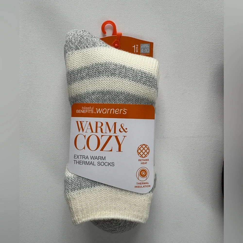 NWT 2 Pairs of Women's Warner's Warm & Cozy Extra Warm Thermal Socks Size 4-10